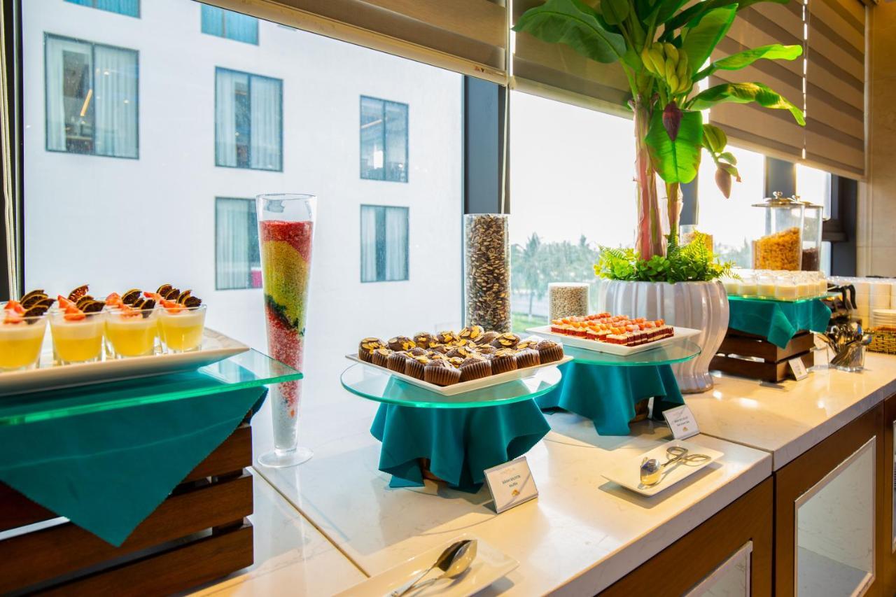 Maximilan Danang Beach Hotel Kültér fotó