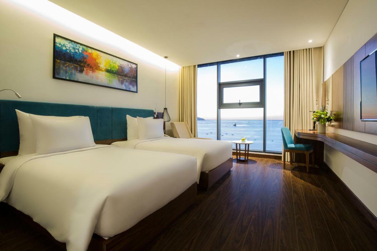 Maximilan Danang Beach Hotel Kültér fotó