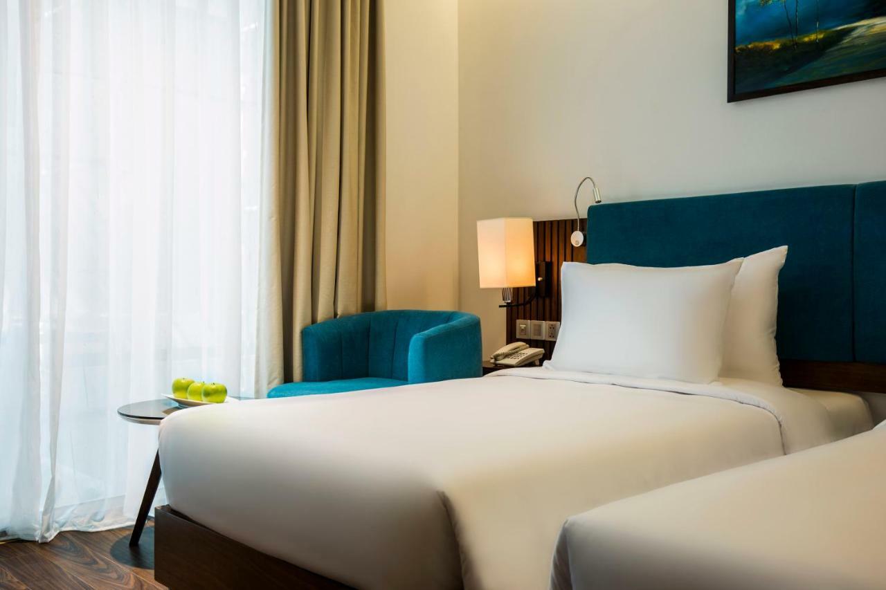 Maximilan Danang Beach Hotel Kültér fotó