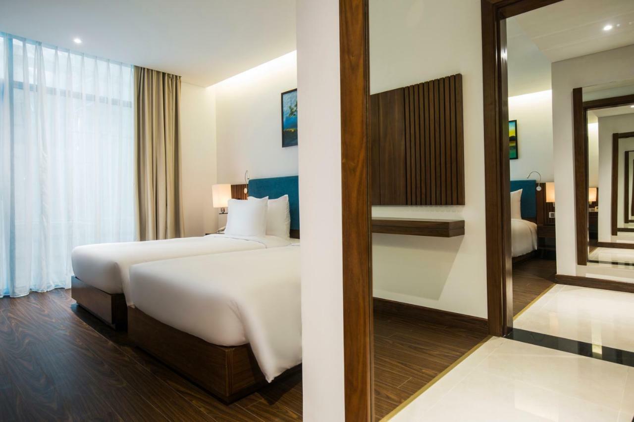 Maximilan Danang Beach Hotel Kültér fotó