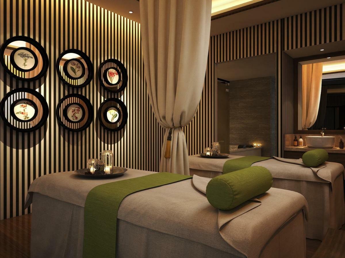 Maximilan Danang Beach Hotel Kültér fotó