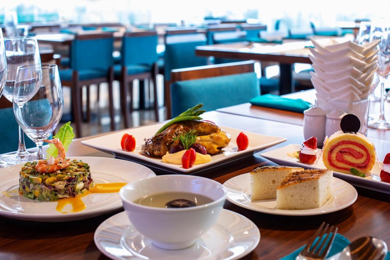 Maximilan Danang Beach Hotel Kültér fotó