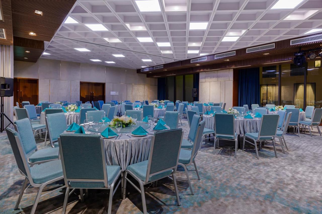 Maximilan Danang Beach Hotel Kültér fotó