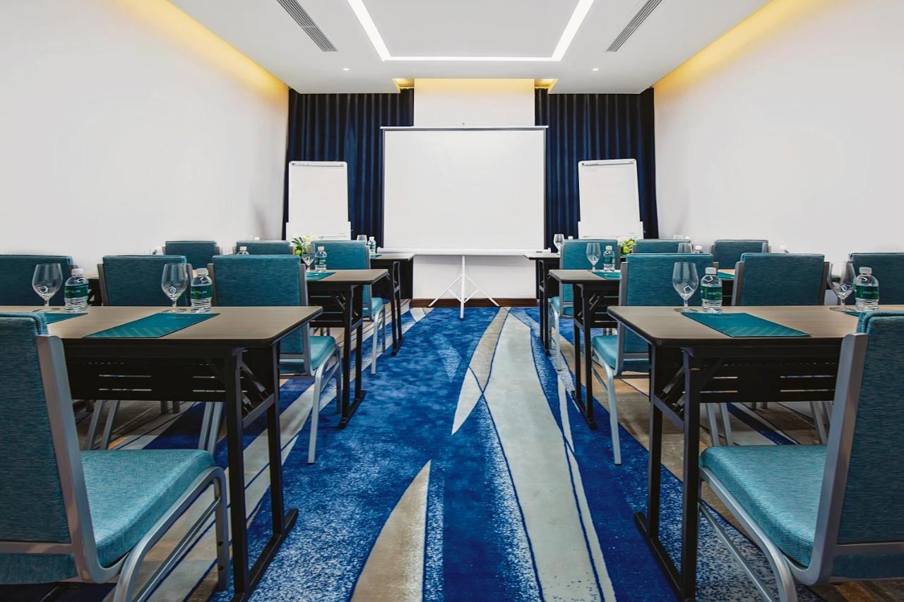 Maximilan Danang Beach Hotel Kültér fotó